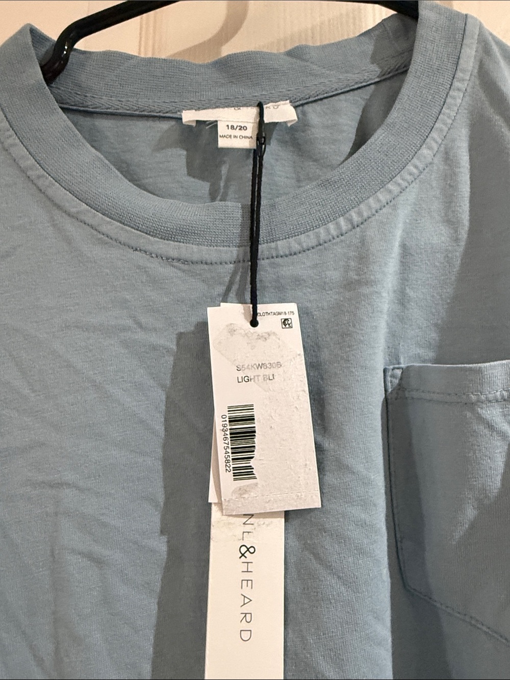 Scene & Heard Crewneck Tee with Pocket size 18/20 boys - Picture 3 of 4